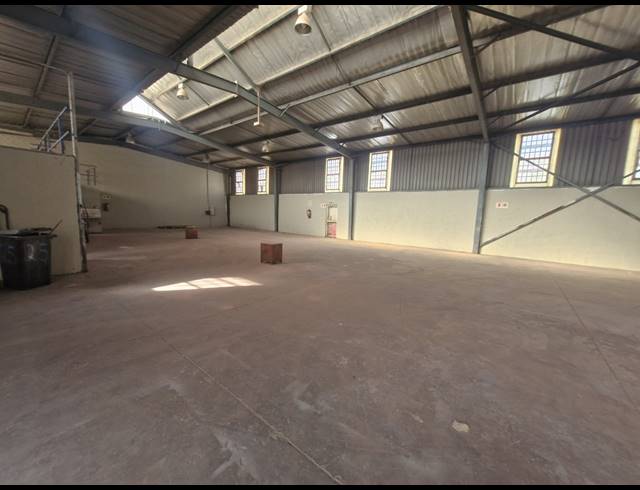 477M² WAREHOUSE TO LET IN DENVER